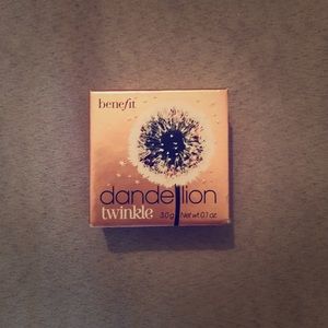 Benefit Cosmetics Dandelion Twinkle Highlightet